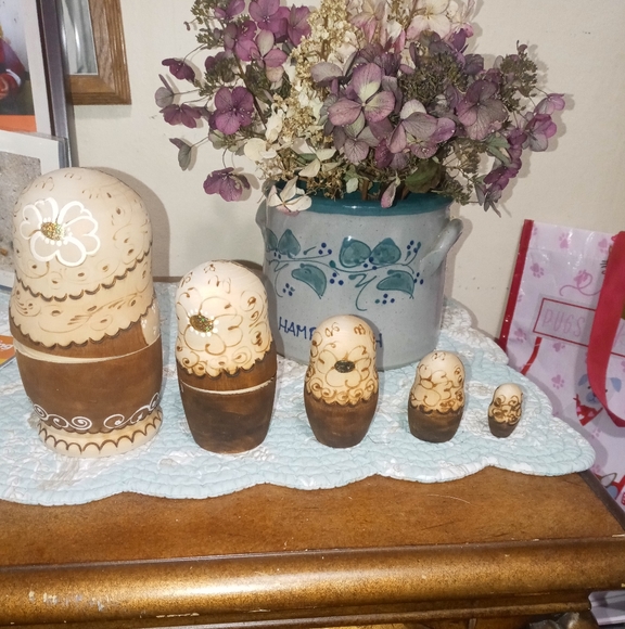 Russian nesting dolls..wooden 🪝 - Picture 8 of 10